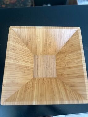 Pampered Chef Square Bamboo Serving Bowl. NWOT. (RETIRED)